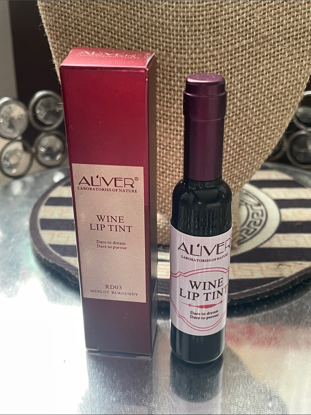 ✨ALIVER Wine Bottle Lip Tint - Merlot Burgundy✨NEW